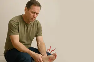 Peripheral Neuropathy Symptoms & The Best Treatment Approach in 2025